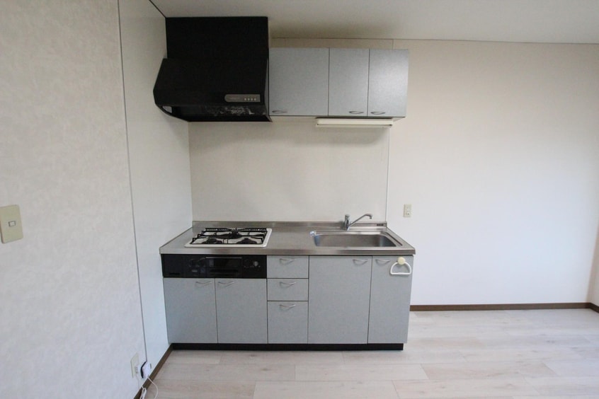  ファミール荏名