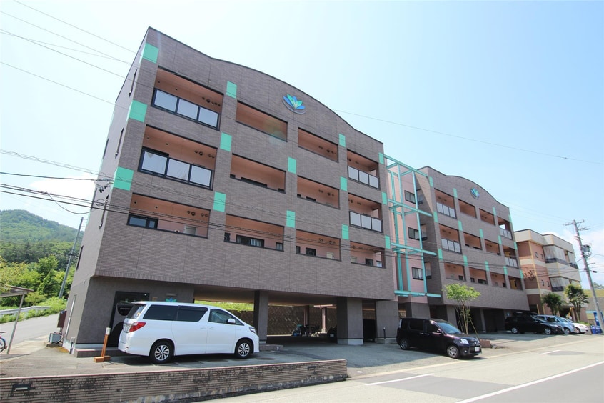  メゾンエミナースW棟