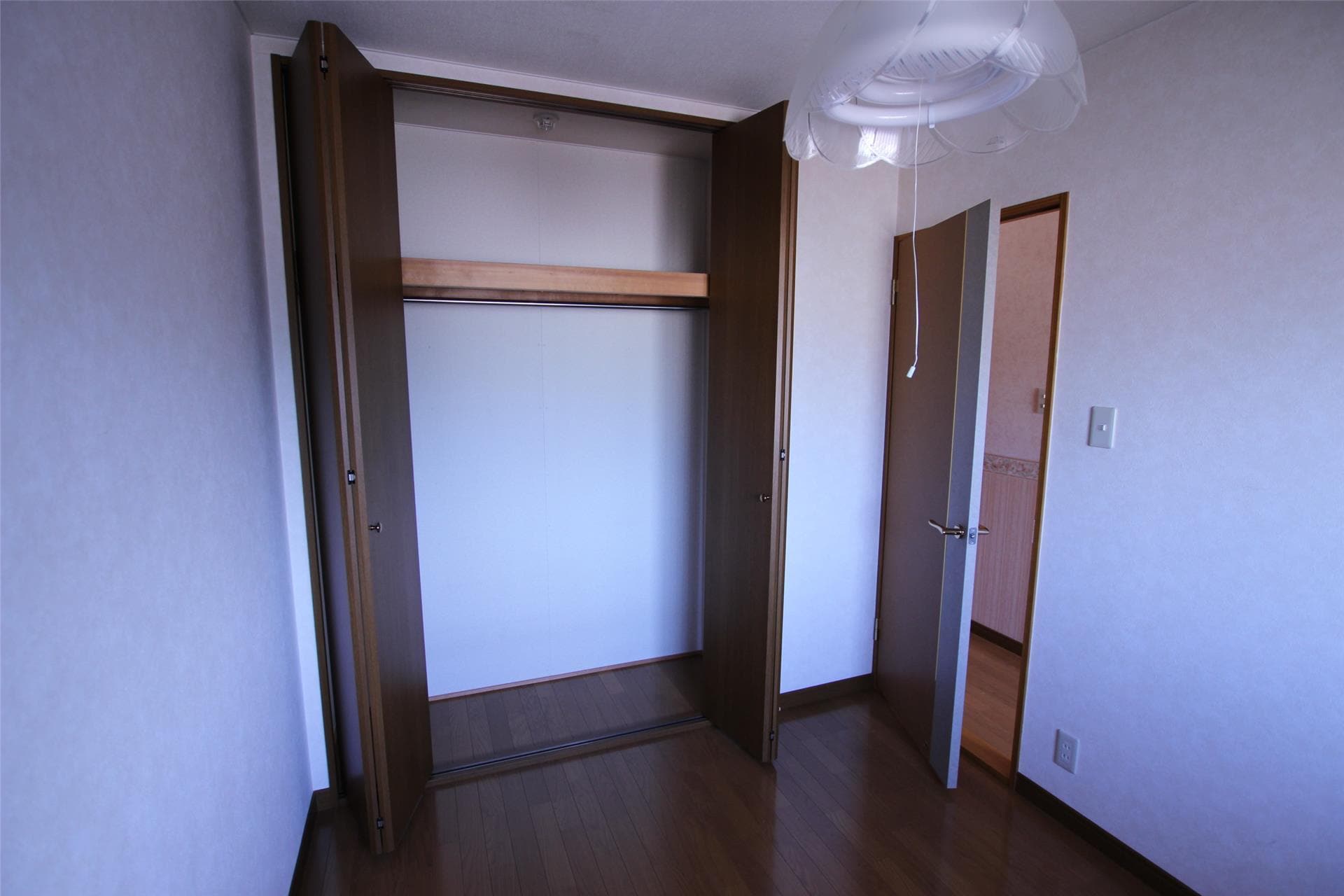  メゾンエミナースW棟