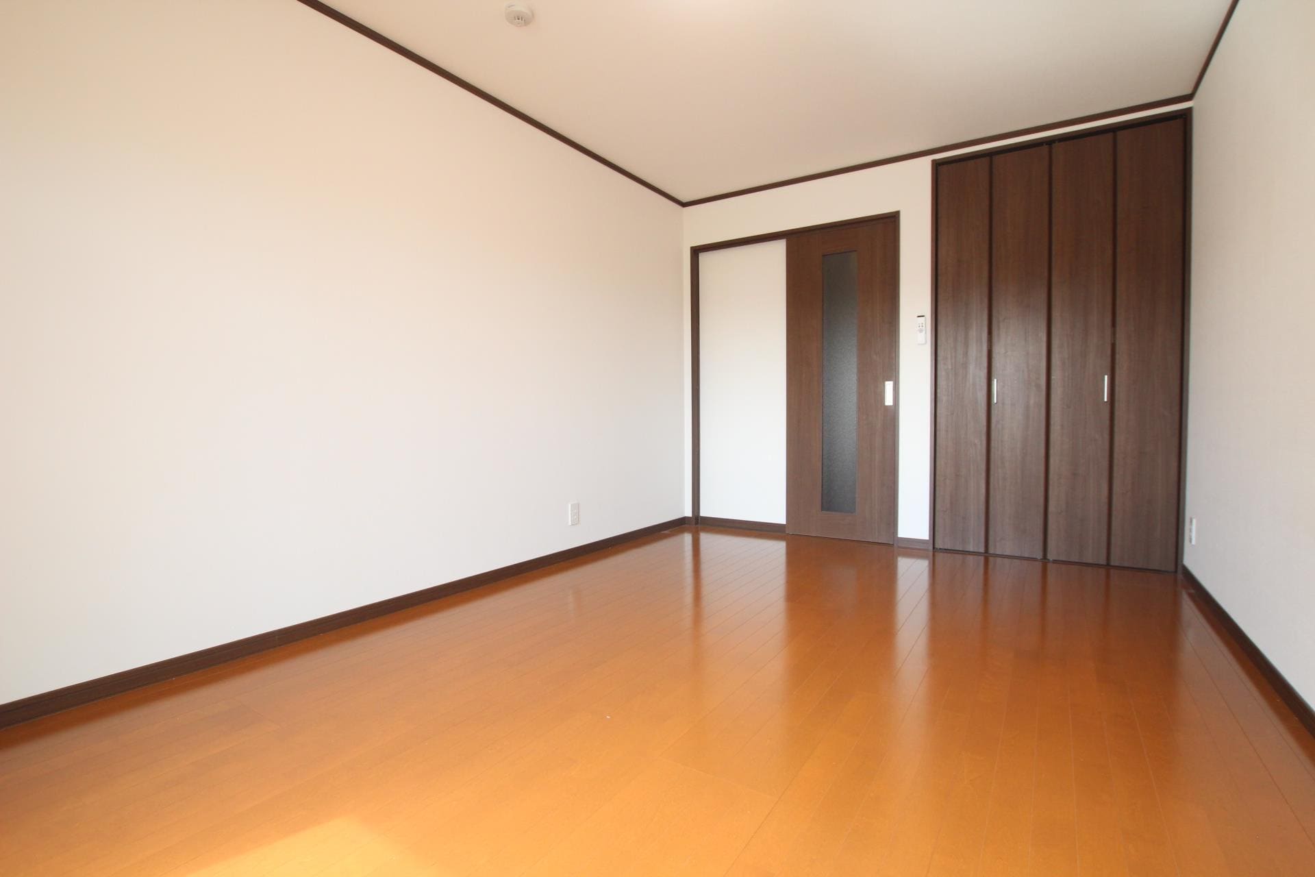 同タイプ反転イメージ ビエナ岡本