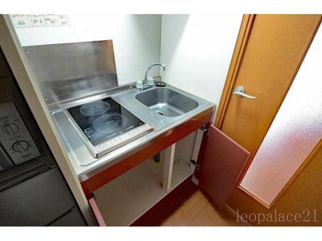  レオパレス江月