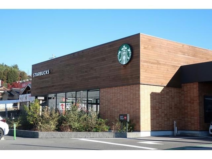 スターバックス(その他飲食（ファミレスなど）)まで2200m ラフレシールＡ