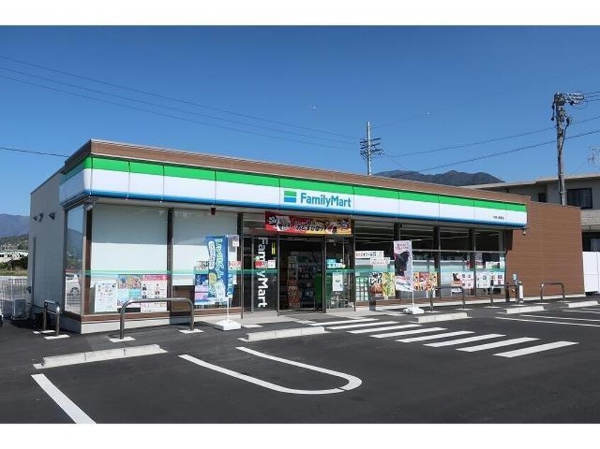 ファミリーマート(コンビニ)まで500m ディアコートＮ