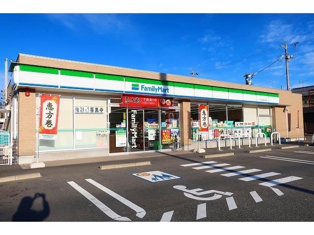 ファミリーマート多治見坂上町店(コンビニ)まで775m クレイノ陶元町