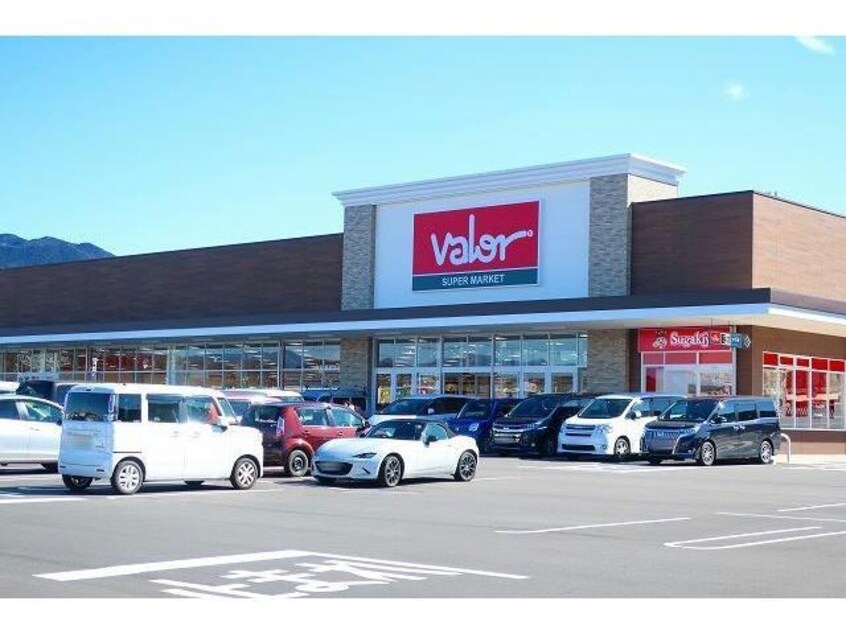 バロー(スーパー)まで550m プレ　アヴニールＣ棟