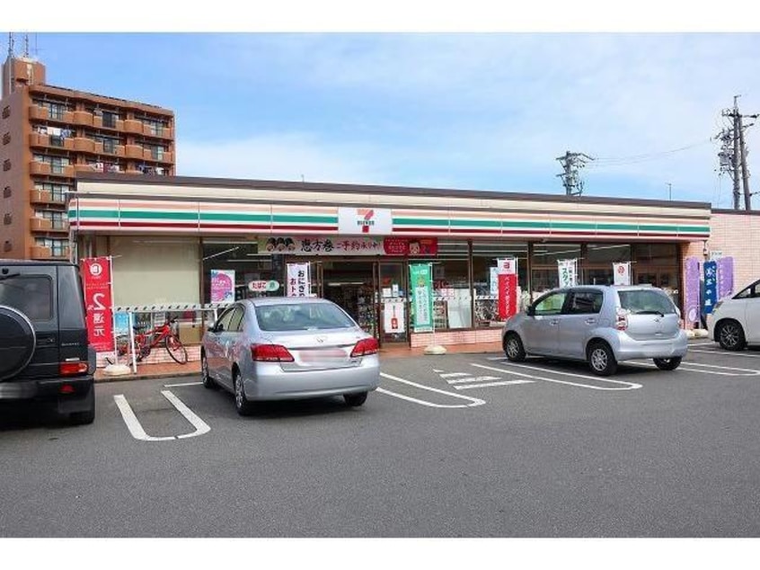 セブンイレブン(コンビニ)まで300m マルベリーヒルズＣ棟