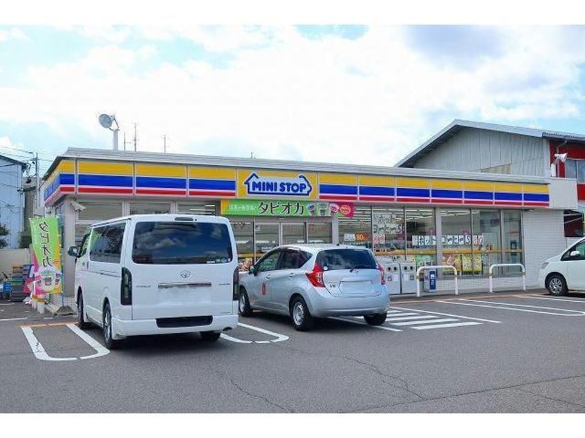 ミニストップ(コンビニ)まで500m ベル　アンジュ　Ｂ