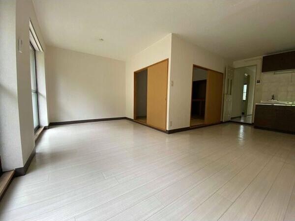  エレガンス生田