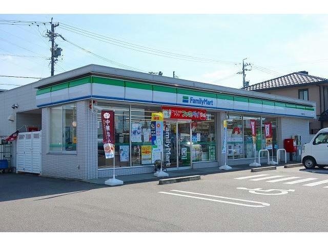 ファミリーマート可児土田東山店(コンビニ)まで685m グランさくら