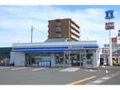 ローソン可児鳴子店(コンビニ)まで490m グランさくら
