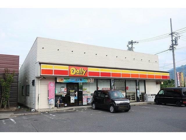 デイリーヤマザキ中津川駒場店(コンビニ)まで706m クレイノAOKI