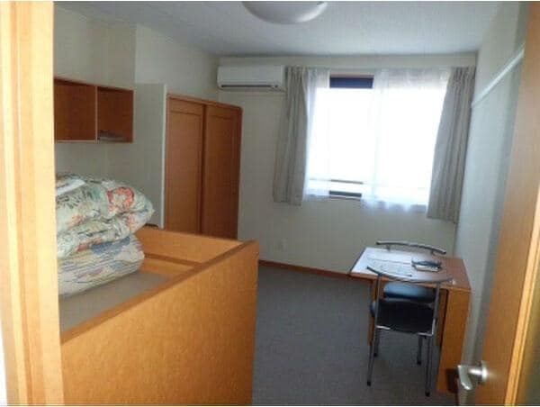  レオパレスローズ