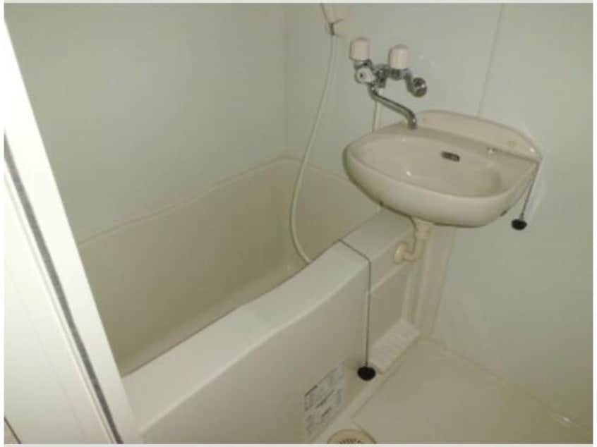  レオパレスローズ