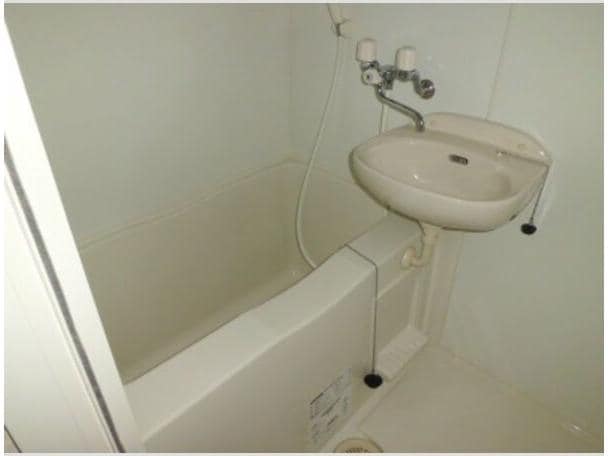  レオパレスローズ