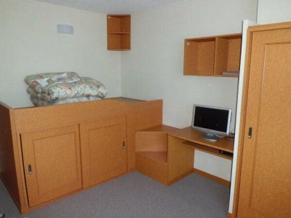  レオパレスローズ