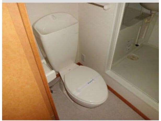  レオパレスラ　シェーヌ可児