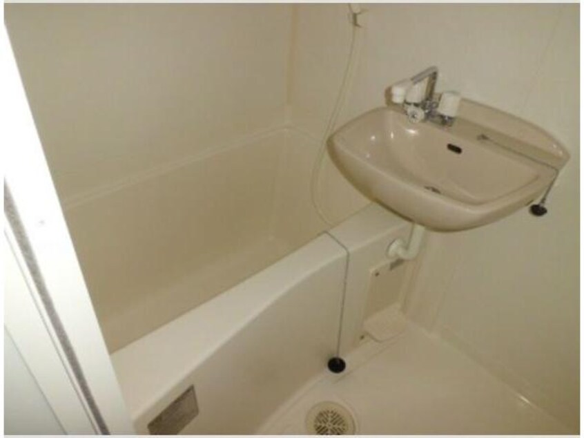  レオパレス芳菫閣Ⅲ