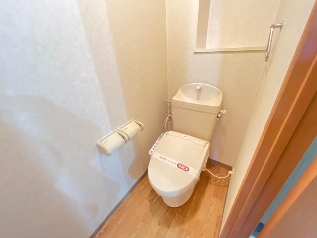  ロイヤルパインズＡ棟