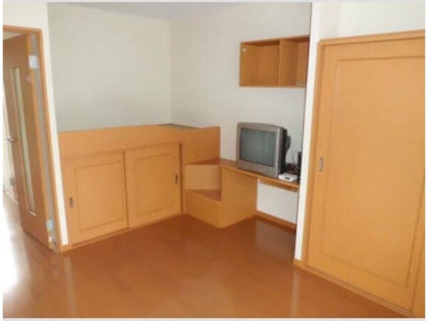  レオパレスラピス