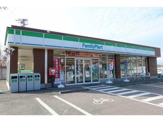 ファミリマート(コンビニ)まで700m グランツ・姫　В