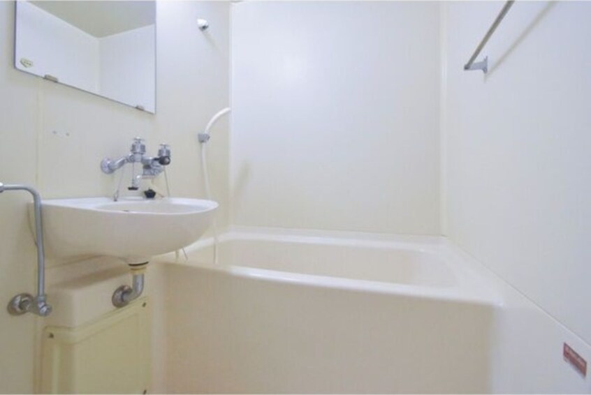  大阪モノレール彩都線/豊川駅 徒歩16分 1階 築39年