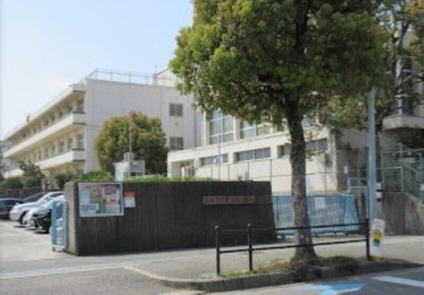 箕面市立豊川南小学校(小学校)まで372m ヴィラプレフェールⅠ