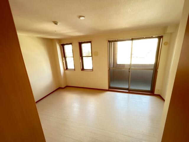  Ｌｅｓ　Ｈａｌｌｅ　（レアル）