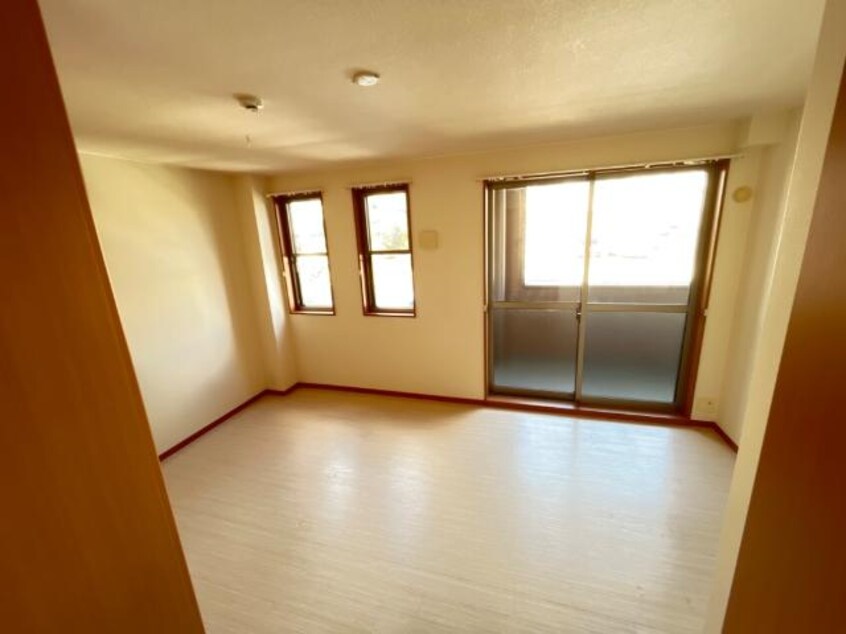  Ｌｅｓ　Ｈａｌｌｅ　（レアル）