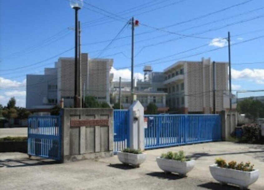 箕面市立西小学校(小学校)まで959m ハピネス桜