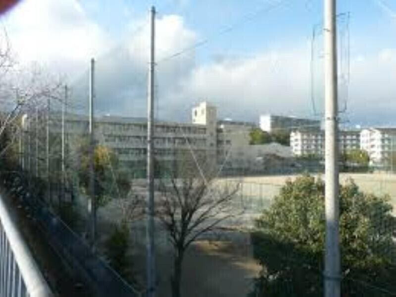 箕面市立第六中学校(中学校/中等教育学校)まで1102m ソレーユ小野原