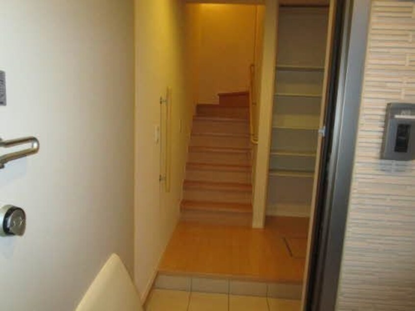  ファミール新家