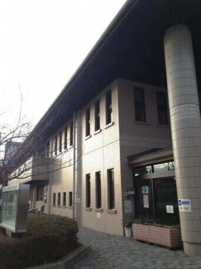 箕面市立桜ヶ丘図書館(図書館)まで1707m カメリア