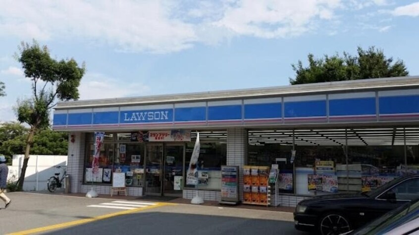ローソン箕面桜三丁目店(コンビニ)まで450m め・ぞんど・すてら