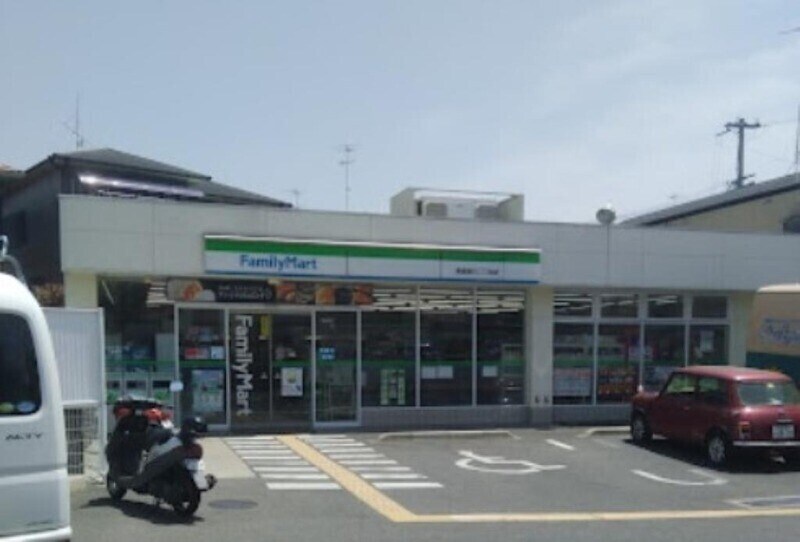 ファミリーマート箕面瀬川二丁目店(コンビニ)まで421m 北野ハイツ