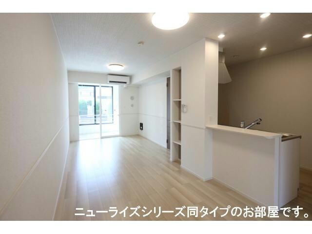  メゾン　ド　グレースEAST2