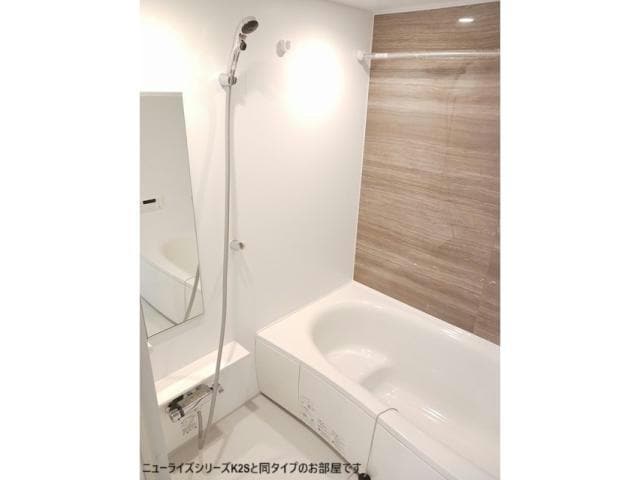  メゾン　ド　グレースEAST2