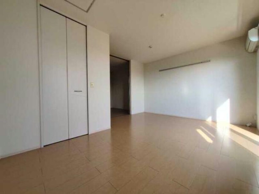  セジュール亀山　A棟