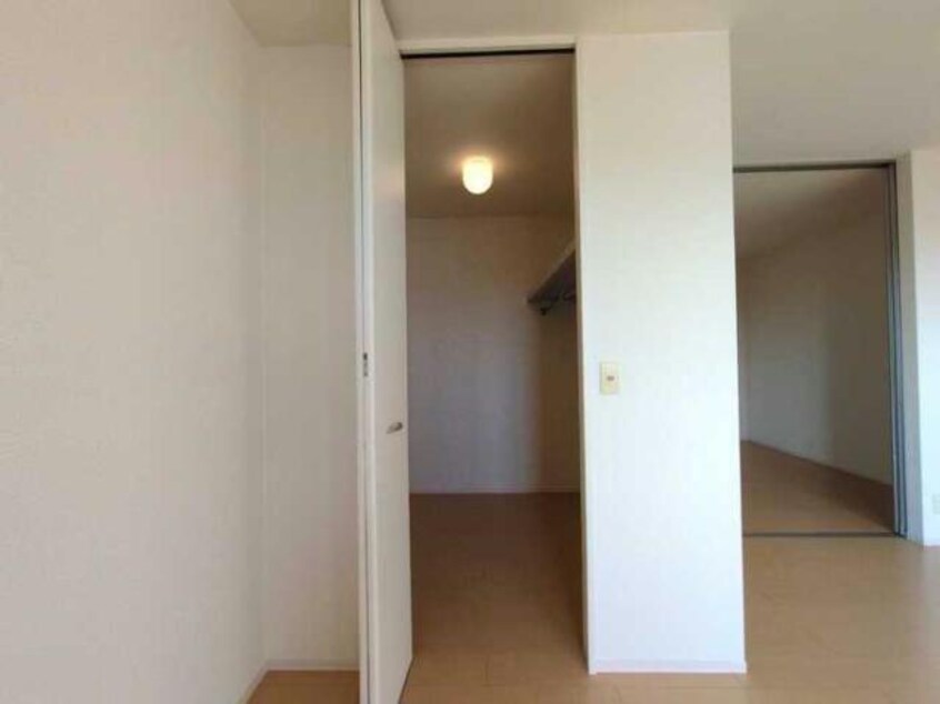  セジュール亀山　A棟