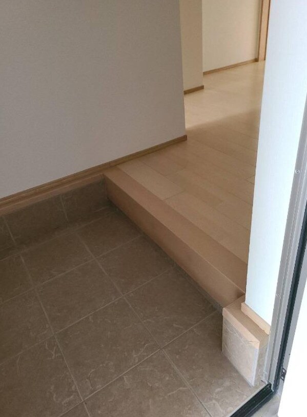  エレアージュ宝殿駅前2