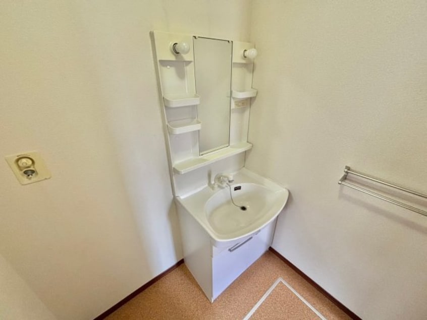  シャーメゾンアミト・マーネ