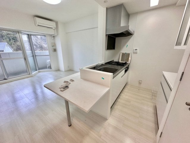  キャッスルコート岩端