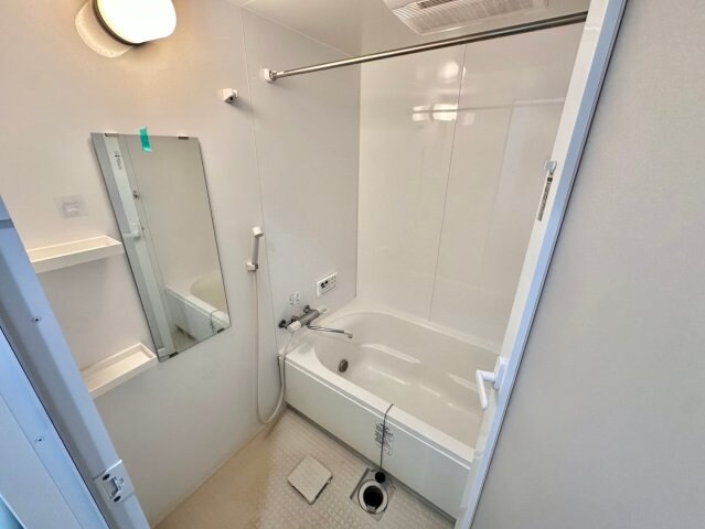  キャッスルコート岩端