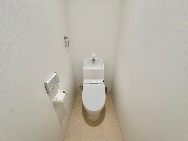  キャッスルコート岩端