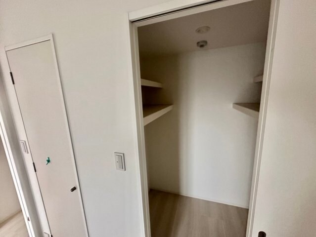  キャッスルコート岩端