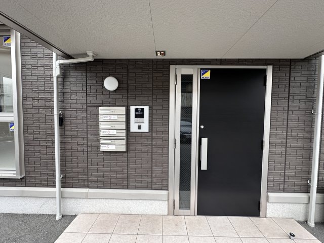  ラフィーネ亀山