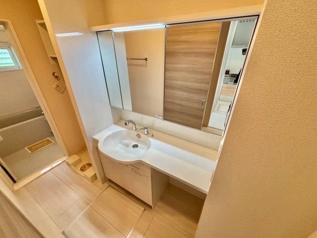  ラフィーネ亀山