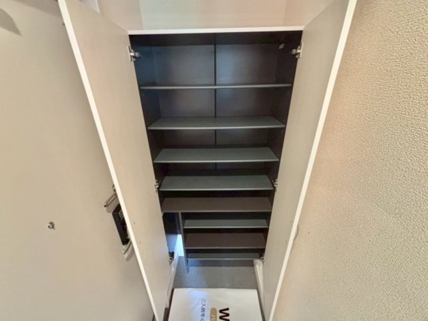  ラフィーネ亀山