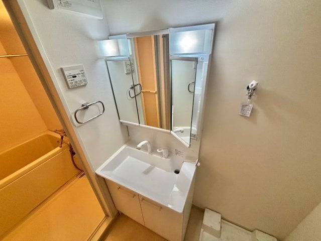  クローバー英賀保駅前