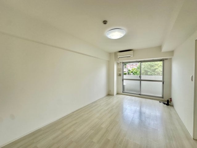  キャッスルコート岩端