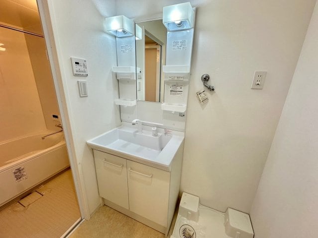  キャッスルコート岩端